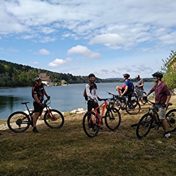 Olivier Faivre - Randos Haut-Jura VTT - GRANDE-RIVIERE CHATEAU