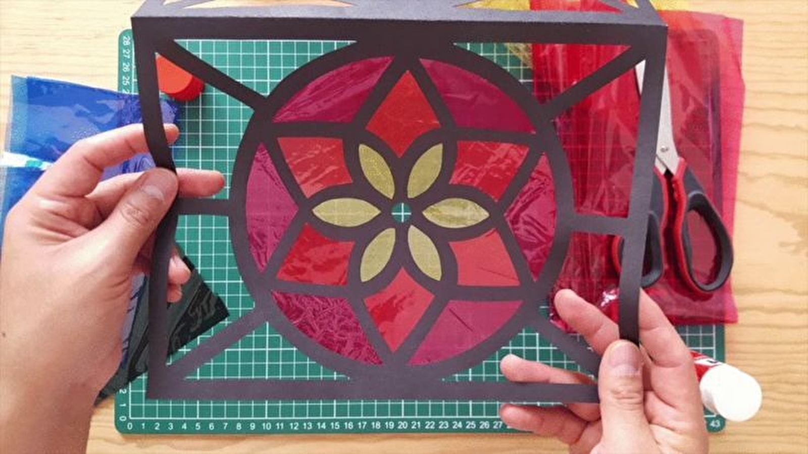 Musée de l'Abbaye - Atelier ' Vitrail en papier'