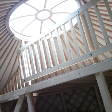 Aire de camping et yourtes - La Ferme au Chapeau Vert