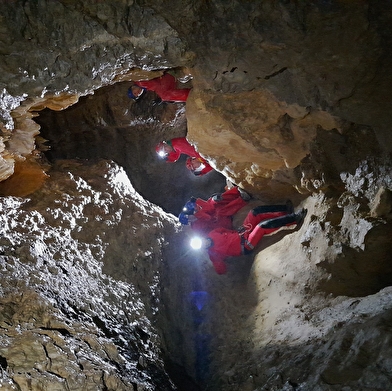 NOA GUIDES : Canyoning et Spéléologie