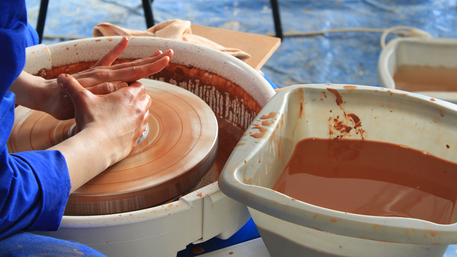 Atelier des savoir-faire - Stages créatifs terre, pierres & métal